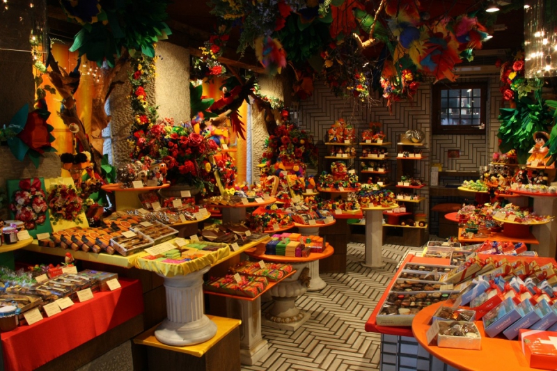 ecommerce-ST LEGER-min_candy_store_chocolate_shop_chocolate_switzerland-393515